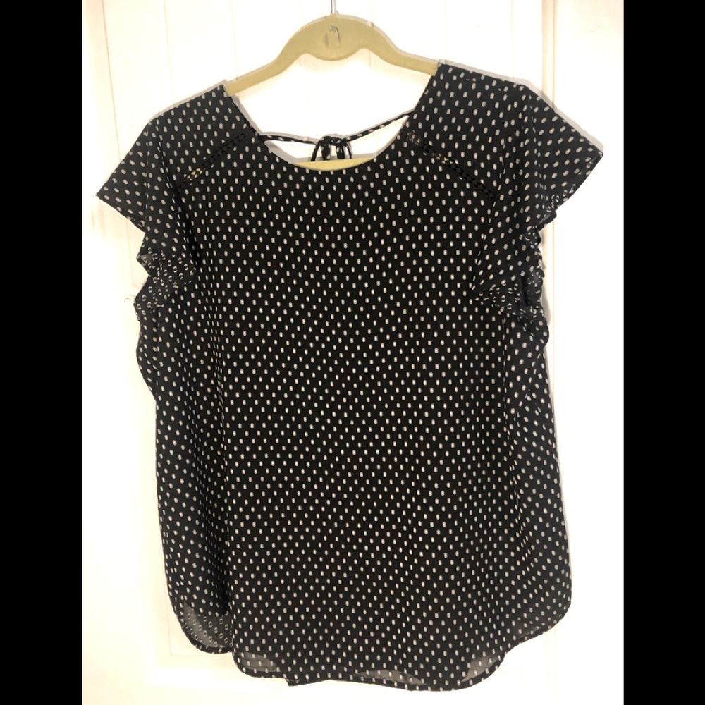 LOFT black and white top!